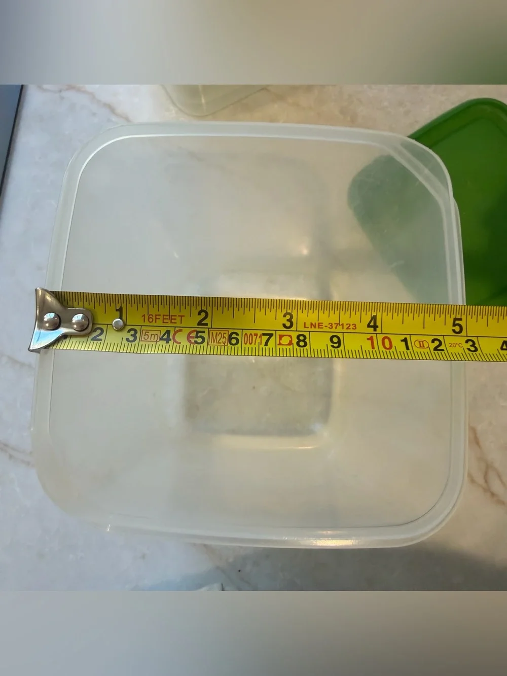 Plastic Food Storage Container Set with Colorful Lids